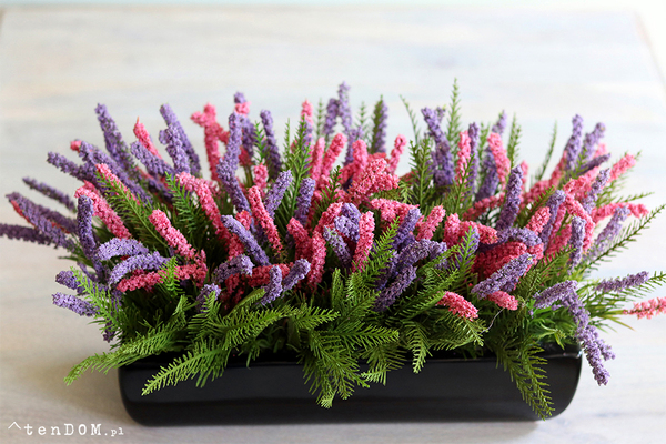 Cipriano 2 Wrzosy, kompozycja kwiatowa w czarnej donicy, wym.20x40cm