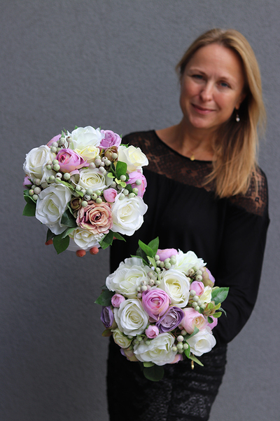 Arkadia 2, flowerbox z fioletowo-białymi kwiatami, wys.27cm 