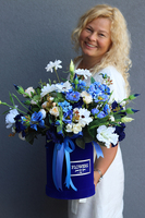 flowerbox welurowy z kwiatową dekoracją, Szafirowa Noc, wys.49cm