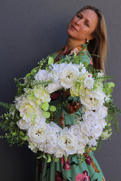 elegancki wiszący wiosenny wianek na drzwi, Maria Magdalena, śr.50cm