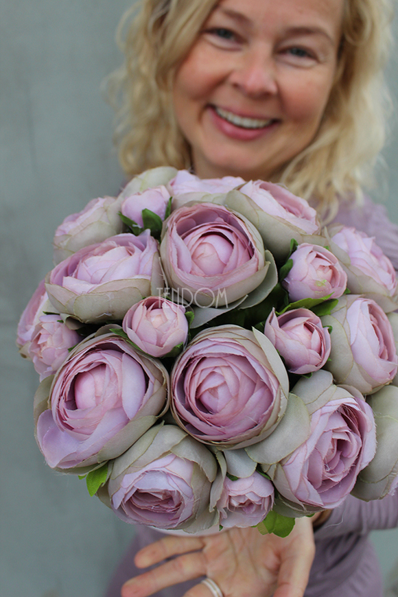 kompozycja kwiatowa / bukiet Flowerbox Pudrova, wys.25cm