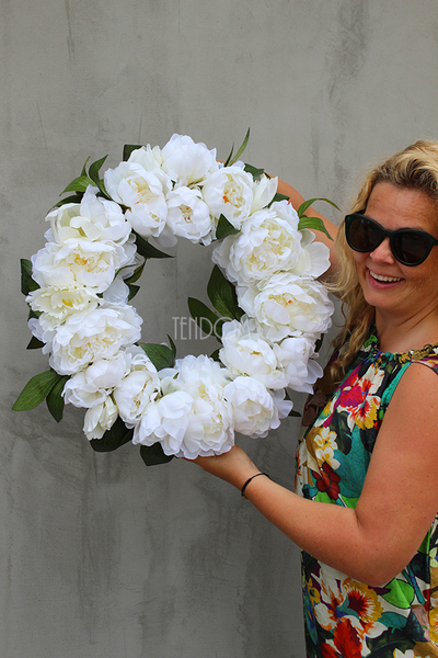 Biała Piwonia, efektowny wianek na drzwi, śr.47cm 