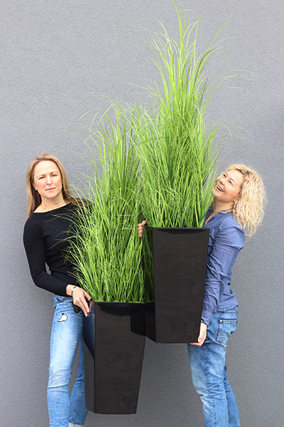 Belato, sztuczna trawa w czarnej donicy, wys.160cm