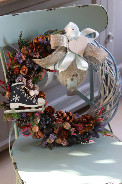 dekoracyjny zimowy wianek, Na Łyżwy, dł.39cm