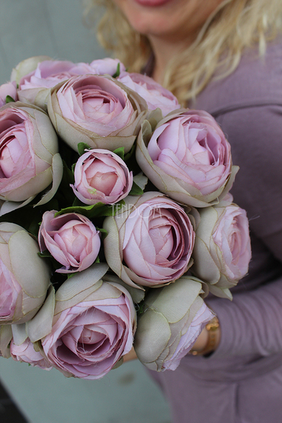 kompozycja kwiatowa / bukiet Flowerbox Pudrova, wys.25cm