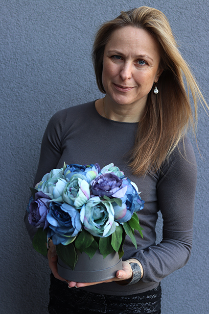 kompozycja kwiatowa / bukiet flowerbox Cellina, wys.22cm