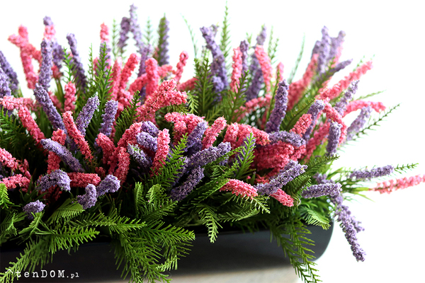 Cipriano 2 Wrzosy, kompozycja kwiatowa w czarnej donicy, wym.20x40cm