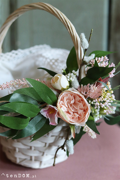 Miriam, komplet wielkanocnych dekoracji, wianek na drzwi, koszyczek i kula kwiatowa