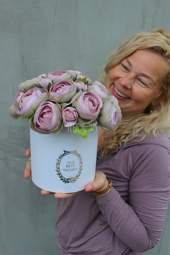 kompozycja kwiatowa / bukiet Flowerbox Pudrova, wys.25cm