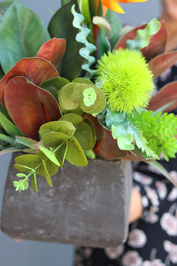 egzotyczna kompozycja ze strelicją, Modenata, wys.65cm 