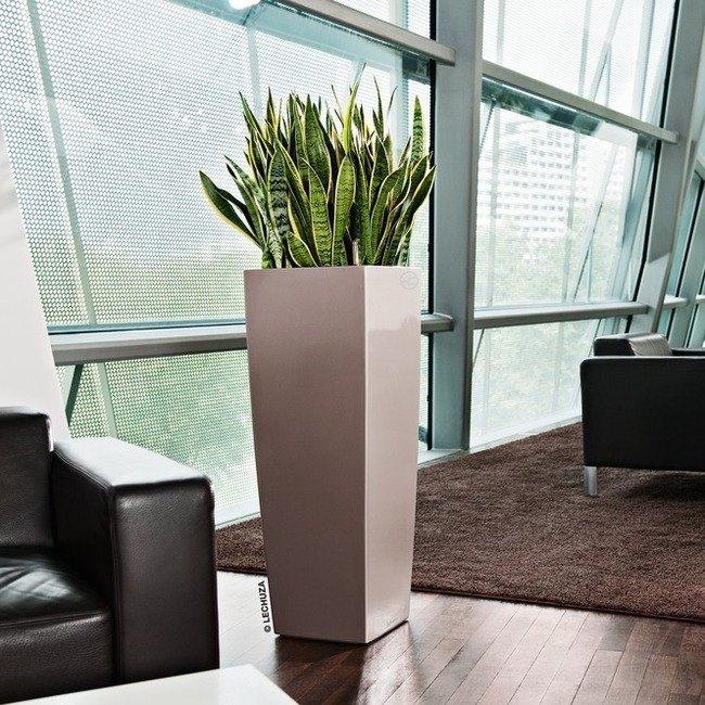 Cubico Alto Premium, elegancka donica z nawadnianiem, taupe, wys.105cm