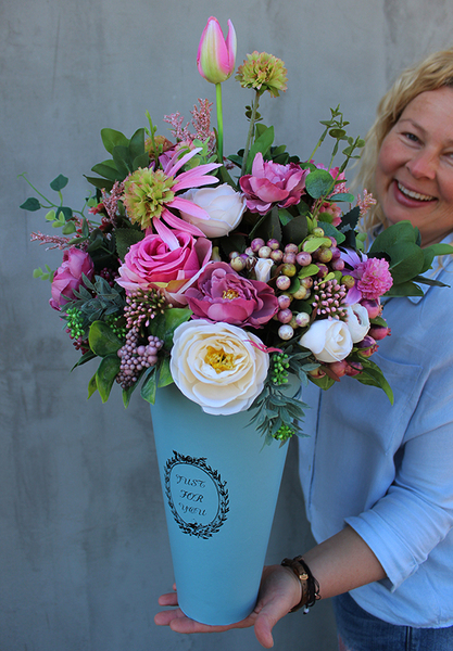 bukiet / kompozycja kwiatowa / Flowerbox, Pink and Blue wys.55cm