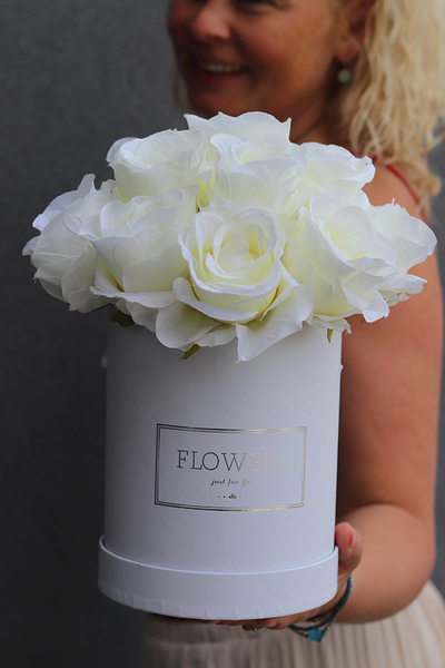 Biała Nadzieja II, kompozycja kwiatowa / bukiet / Flowerbox, wys.24cm