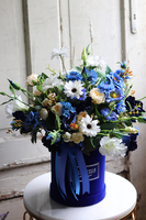 flowerbox welurowy z kwiatową dekoracją, Szafirowa Noc, wys.49cm