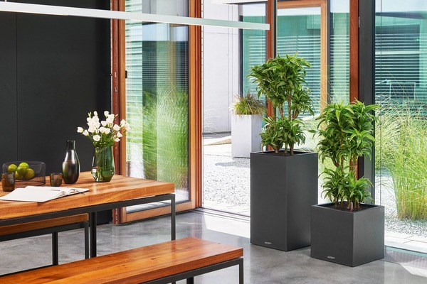 Canto Stone, elegancka donica z nawadnianiem, grafit, wym.14x14cm