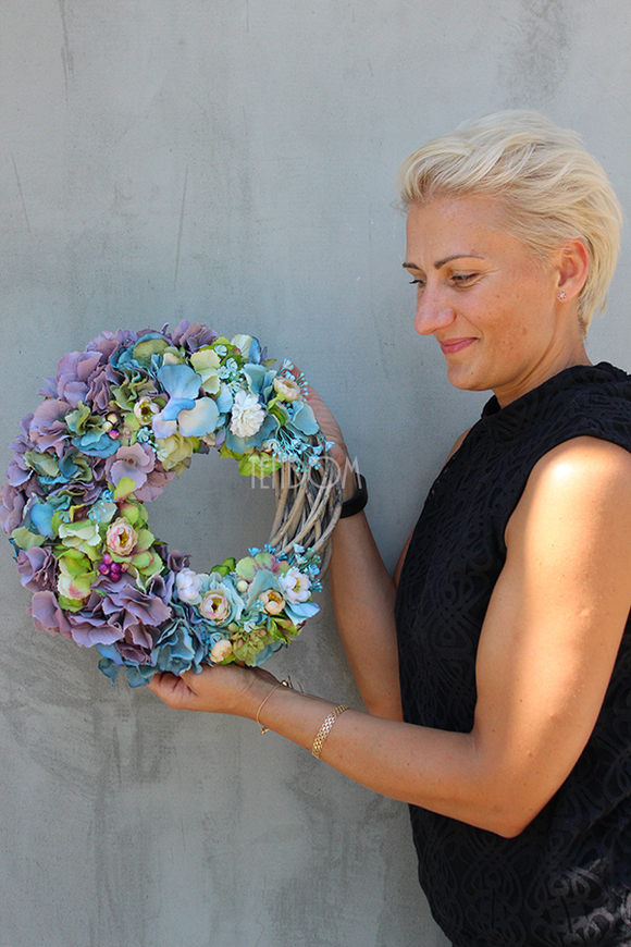 śliczny wianek na drzwi Niebiesko - Zielona Dolina, śr.33cm 