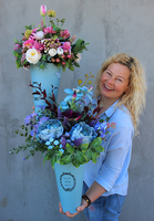 bukiet / kompozycja kwiatowa / Flowerbox, Pink and Blue wys.55cm