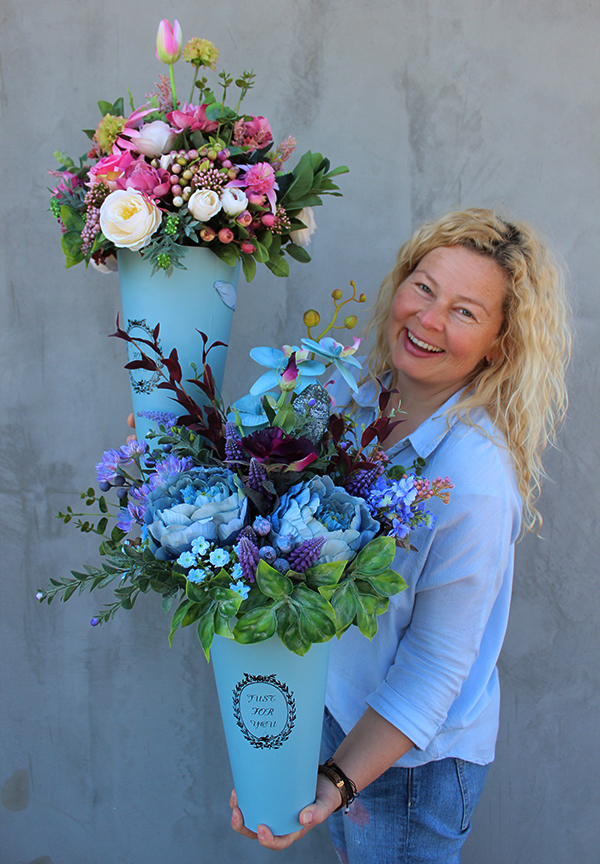 bukiet / kompozycja kwiatowa / Flowerbox, Pink and Blue wys.55cm