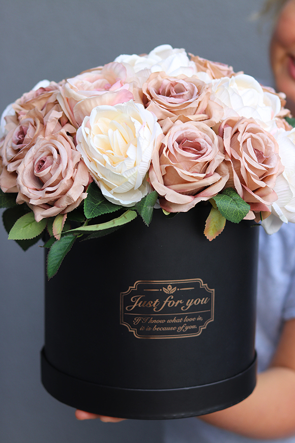 Cappuccino Gedunia, ekskluzywny flowerbox z różami, wys.35cm