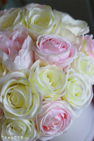 bogaty flowerbox z różami, Szampańska Elegancja, wys.37cm 