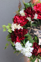 Bordo&White, gęsty wianek z hortensji na drzwi, śr.50cm 