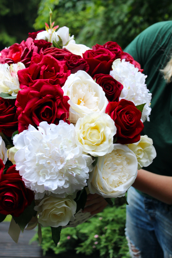 bardzo bogaty kosz z różami Exclusive Roses Pologne wys.46cm