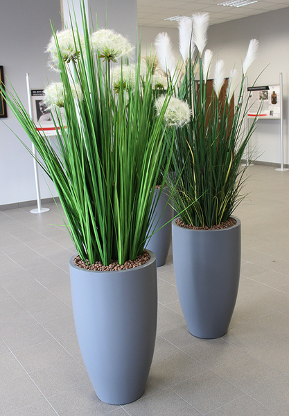 Madare Grande, wieczne trawy w szarej donicy fiberglass, wym.195cm