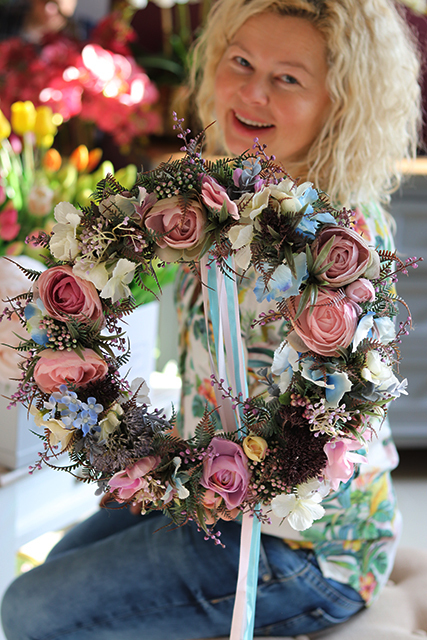 dekoracyjny wiosenny wianek Wichry za Wzgórzami, śr.34cm