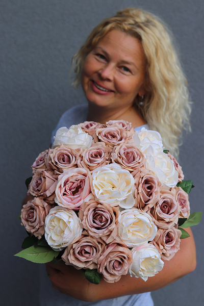 Cappuccino Gedunia, ekskluzywny flowerbox z różami, wys.35cm