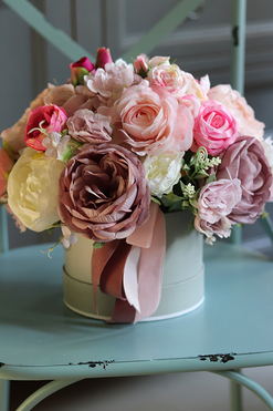 bogaty flowerbox z peoniami, Terello, wys.28cm