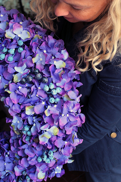 Fioletowa Hortensja Beti z borówką, ogromny wianek śr.60cm