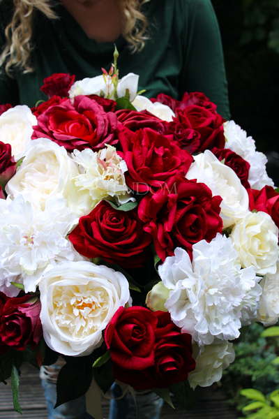 bardzo bogaty kosz z różami Exclusive Roses Pologne wys.46cm