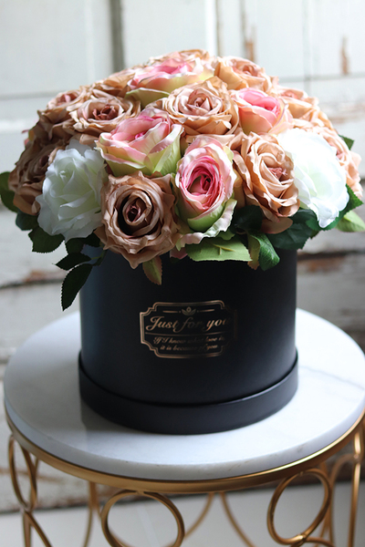 Cappuccino Gedunia, ekskluzywny flowerbox z różami, wys.35cm