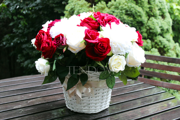 bardzo bogaty kosz z różami Exclusive Roses Pologne wys.46cm