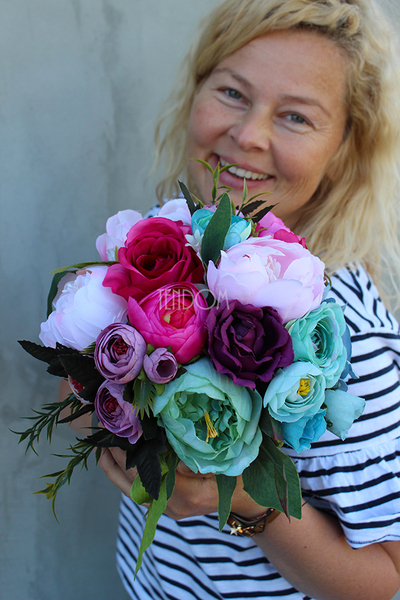 Caryca Katarzyna flowerbox, kompozycja kwiatowa / bukiet, wys.26cm