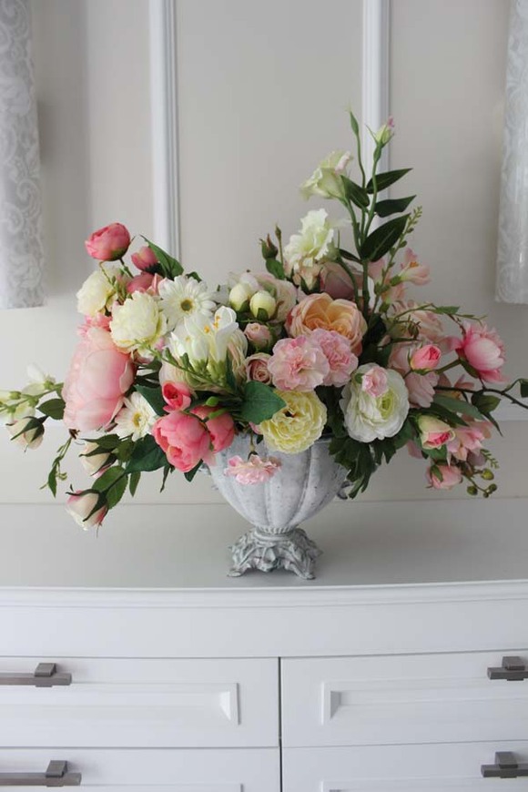 Emanuela kompozycja w bielonym metalowym pucharze, wys.60cm