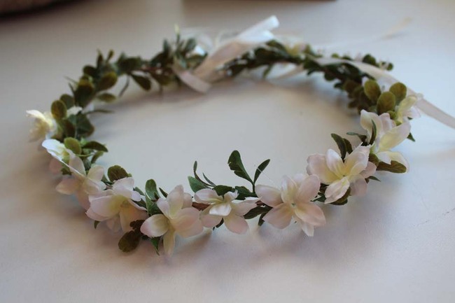 Margo, komunijny kwiatowy wianek na głowę, rozmiar uniwersalny 