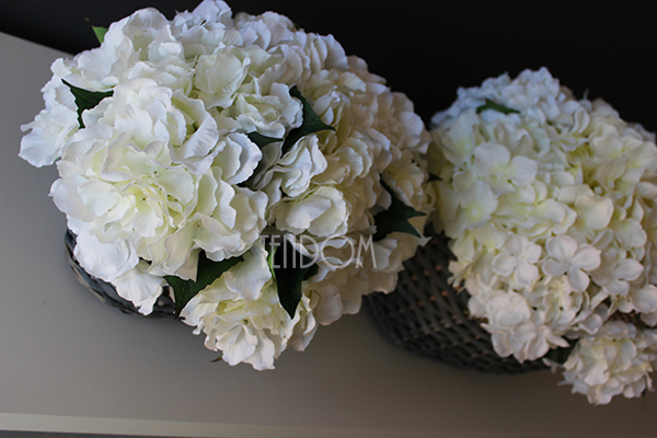 bogaty kosz Satra z białymi hortensjami, wys. 22 cm, mniejszy 