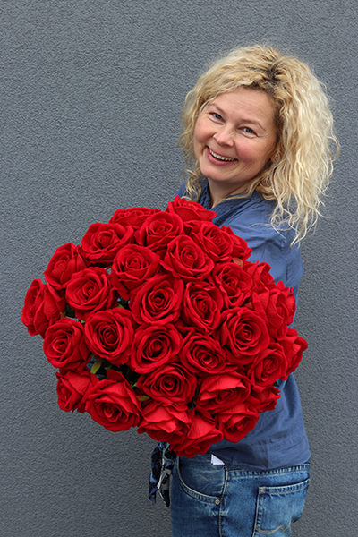 bukiet 32-óch sztucznych czerwonych róż, Madlen, wys.50cm
