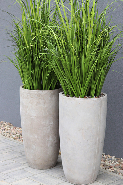 Concrete, wysokiej jakości sztuczna trawa w betonowej donicy, 1 szt. wys.175cm