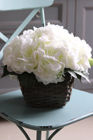 bogaty kosz Satra z białymi hortensjami, wys. 22 cm, mniejszy 