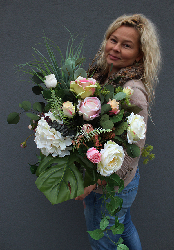 Bukiet & Wiązanka Edyta, efektowny komplet dekoracji nagrobnych