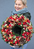 Szyszki wśród Czerwieni, tradycyjny wianek świąteczny, śr.47cm