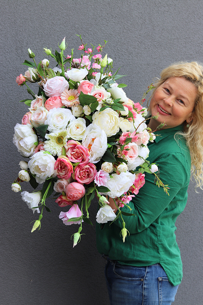 Emanuela kompozycja w bielonym metalowym pucharze, wys.60cm