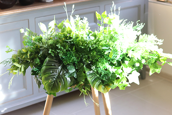 Betolo, zielona kompozycja w betonowej donicy, wym.95x38x46cm