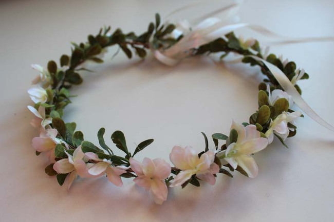 Margo, komunijny kwiatowy wianek na głowę, rozmiar uniwersalny 