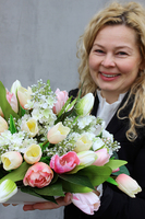 Tulipany & Bzy Exclusive kompozycja kwiatowa / bukiet wys.24cm,dł.kompozycji 50cm