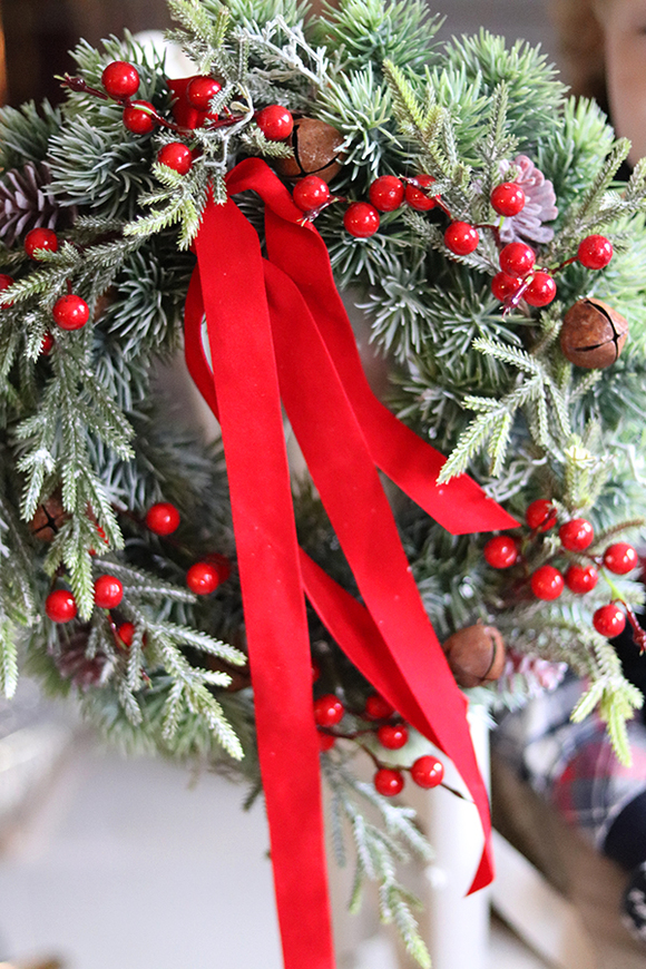 Owoce Ostrokrzewu, wianek / stroik zimowo - bożonarodzeniowy, śr.32cm