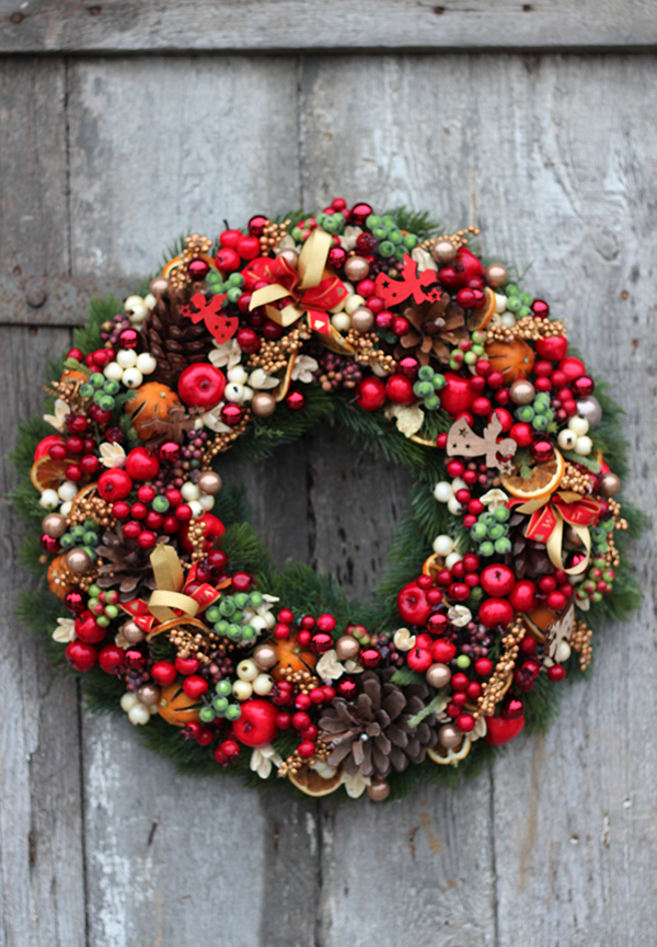 Szyszki wśród Czerwieni, tradycyjny wianek świąteczny, śr.47cm