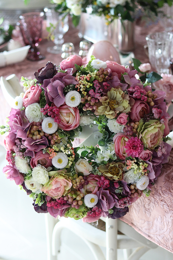 atrakcyjny kwiatowy wianek, Perrasa, wym.40cm  